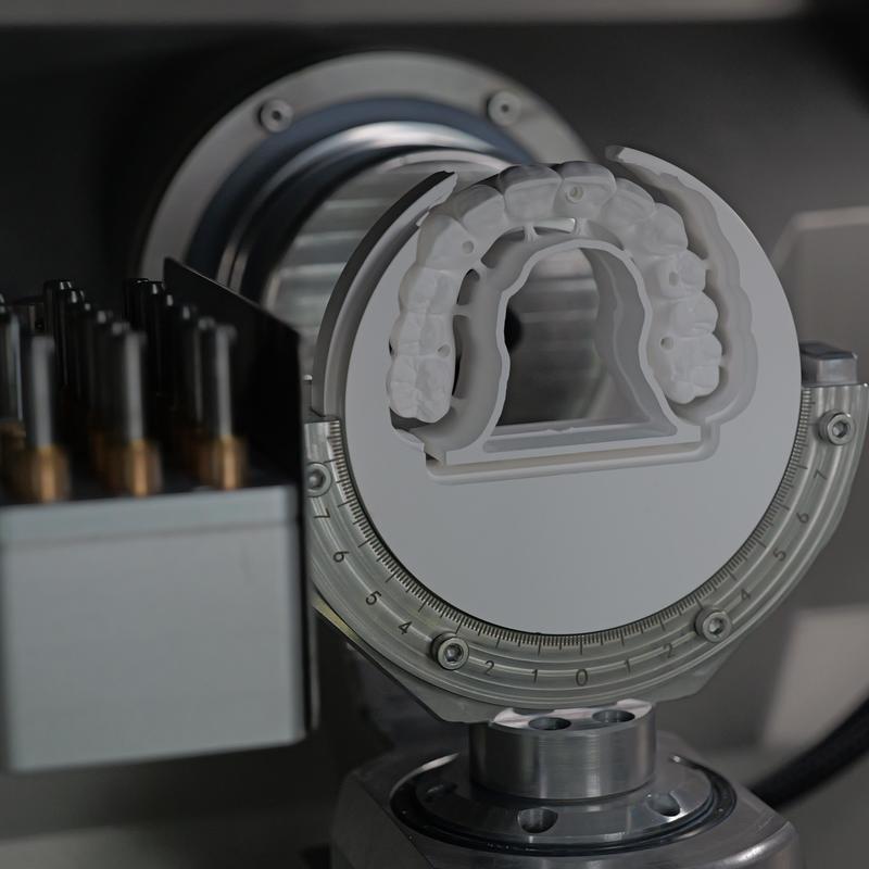 Yucera Energy-Efficient Dry & Wet 5-Axis CAD/CAM Milling Machine for Sustainable Dentistry